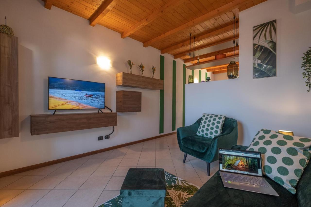Happy Guest Apartments - Lake & Green Oasis Riva di Solto Exterior photo